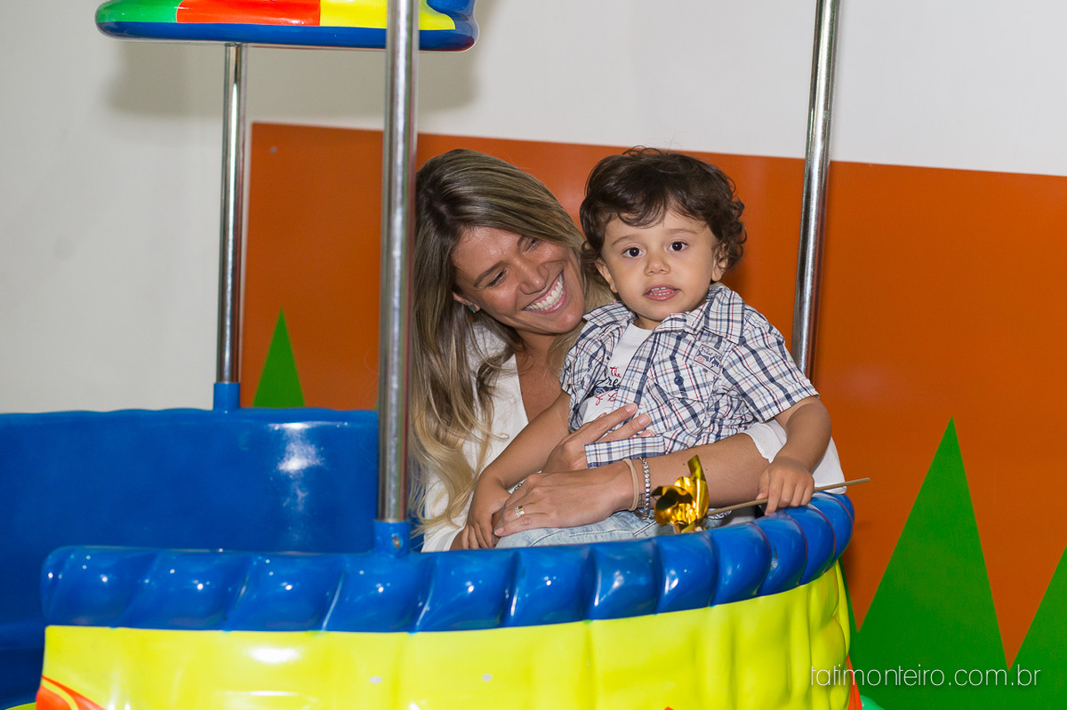 fotografa aniversario infantil sp, fotografa de familia sp,  fotos aniversario lorenzo 2 anos, festa tema patrulha canina, mae e filho brincando