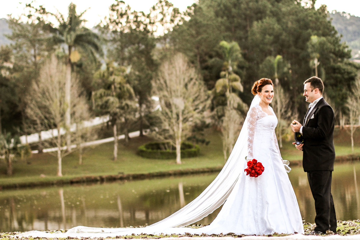Street Wedding - Condomínio Capela Do Barreiro - Itatiba/SP
#madrinhadecasamento #prewedding #noivinha #miniwedding #fotografiadecasamento #casamentodedia #noivasdobrasil #casamentocivil #casamento #noiva #wedding #noivas #noivas2019 #casamentos #casar