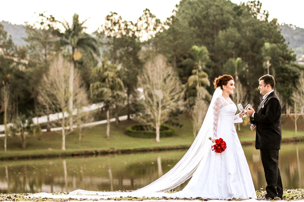 Street Wedding - Condomínio Capela Do Barreiro - Itatiba/SP
#madrinhadecasamento #prewedding #noivinha #miniwedding #fotografiadecasamento #casamentodedia #noivasdobrasil #casamentocivil #casamento #noiva #wedding #noivas #noivas2018 #casamentos #casar