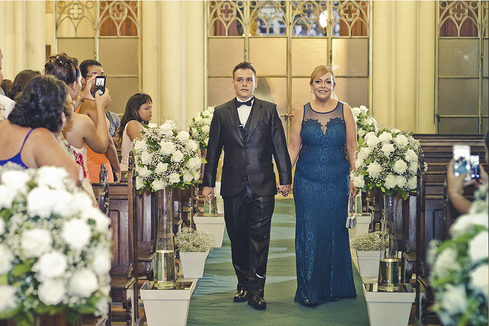 Mãe e Filho - Catedral de Santos - Santos/SP
#madrinhadecasamento #prewedding #noivinha #miniwedding #fotografiadecasamento #casamentodedia #noivasdobrasil #casamentocivil #casamento #noiva #wedding #noivas #noivas2018 #casamentos #casamento2018 #casar