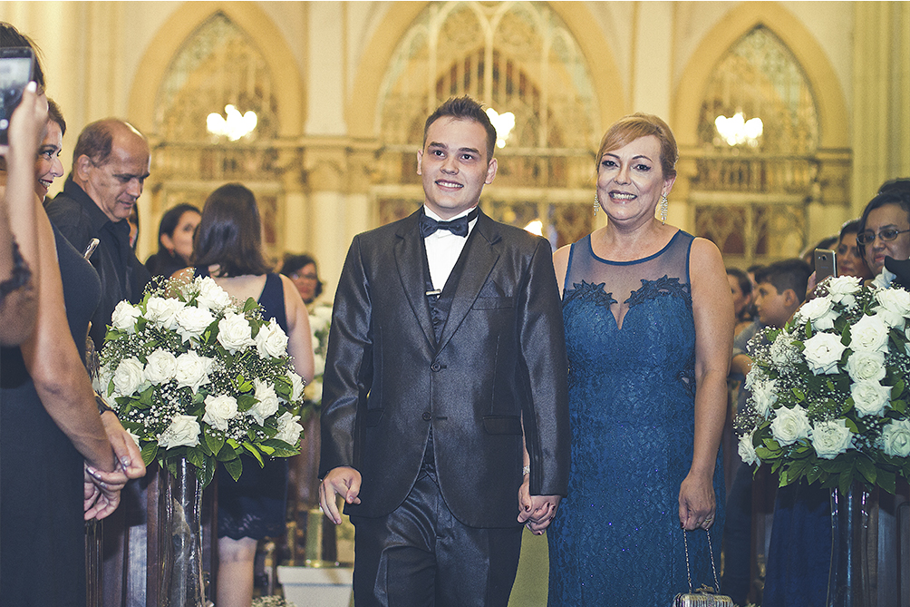 Mãe e Filho - Catedral de Santos - Santos/SP
#madrinhadecasamento #prewedding #noivinha #miniwedding #fotografiadecasamento #casamentodedia #noivasdobrasil #casamentocivil #casamento #noiva #wedding #noivas #noivas2018 #casamentos #casamento2018 #casar
