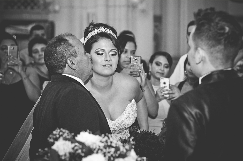 Pai e Filha - Catedral de Santos - Santos/SP
#madrinhadecasamento #prewedding #noivinha #miniwedding #fotografiadecasamento #casamentodedia #noivasdobrasil #casamentocivil #casamento #noiva #wedding #noivas #noivas2018 #casamentos #casamento2018 #casar