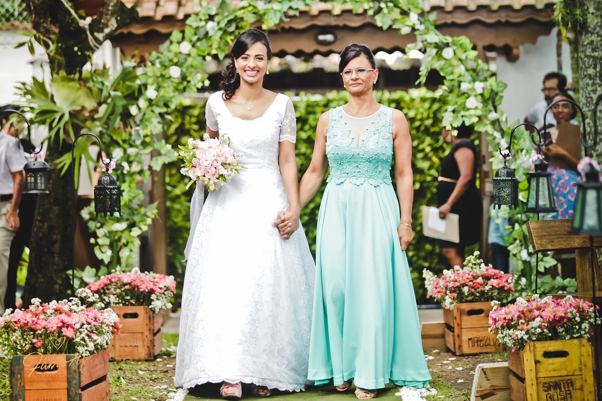 Mãe e filha  - Jardim das Orquídeas - Espaço para eventos - Praia Grande/SP
#prewedding #noivinha #miniwedding #fotografiadecasamento #casamentodedia #noivasdobrasil #casamentocivil #casamento #noiva #wedding #noivas #noivas2018 #casamentos #casamento2018