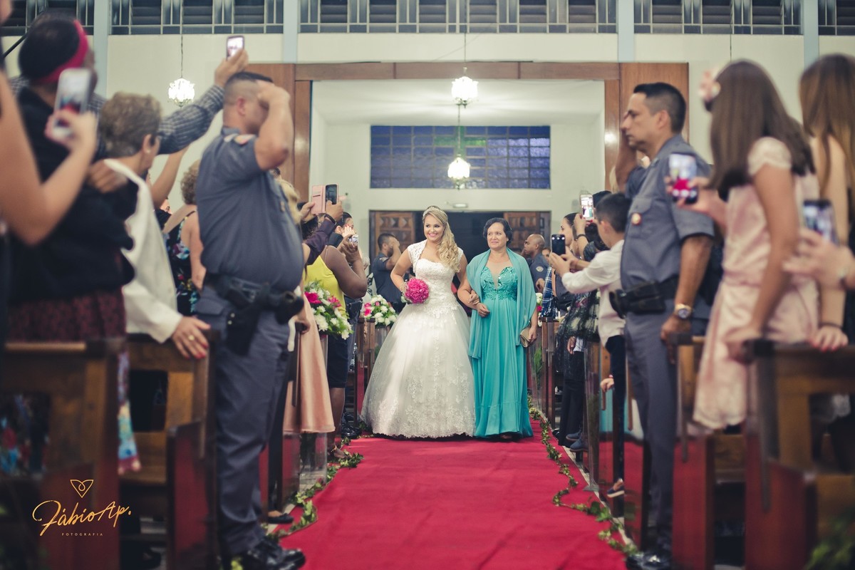 Mãe e Filha - Igreja - São Vicente/SP
#prewedding #noivinha #miniwedding #fotografiadecasamento #casamentodedia #noivasdobrasil #casamentocivil #casamento #noiva #wedding #noivas #noivas2018 #casamentos #casamento2018 #casamentonocampo #bride #casamentodo
