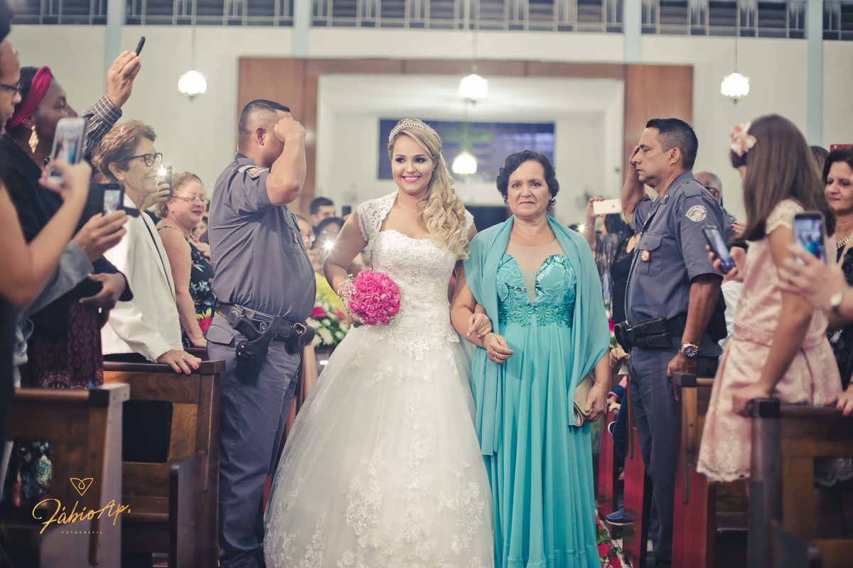 Mãe e Filha - Igreja - São Vicente/SP
#prewedding #noivinha #miniwedding #fotografiadecasamento #casamentodedia #noivasdobrasil #casamentocivil #casamento #noiva #wedding #noivas #noivas2018 #casamentos #casamento2018 #casamentonocampo #bride #casamentodo