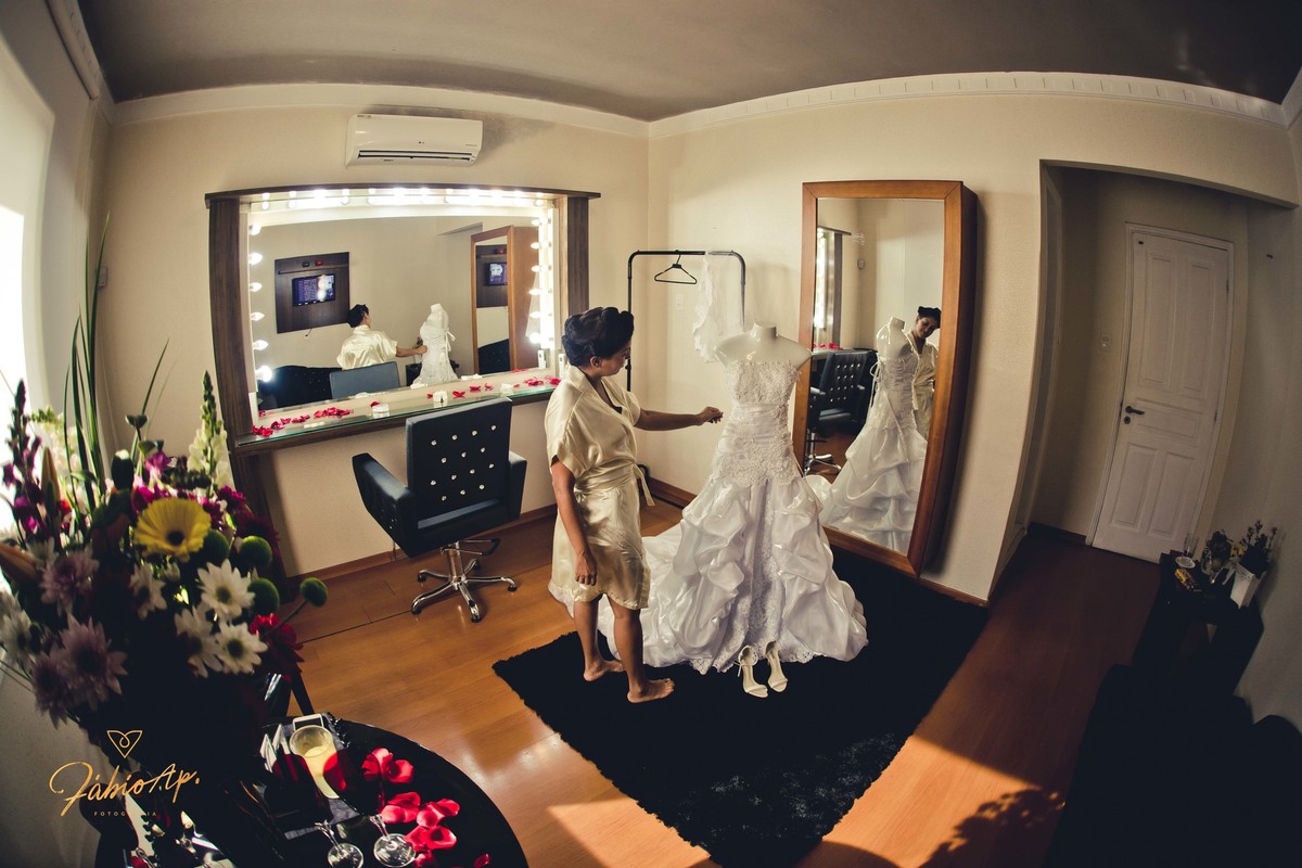 Dia da Noiva - Yan Rodrigues Make 'N Hair - Santos/SP
#prewedding #noivinha #miniwedding #fotografiadecasamento #casamentodedia #noivasdobrasil #casamentocivil #casamento #noiva #wedding #noivas #noivas2018 #casamentos #casamento2018 #casamentonocampo