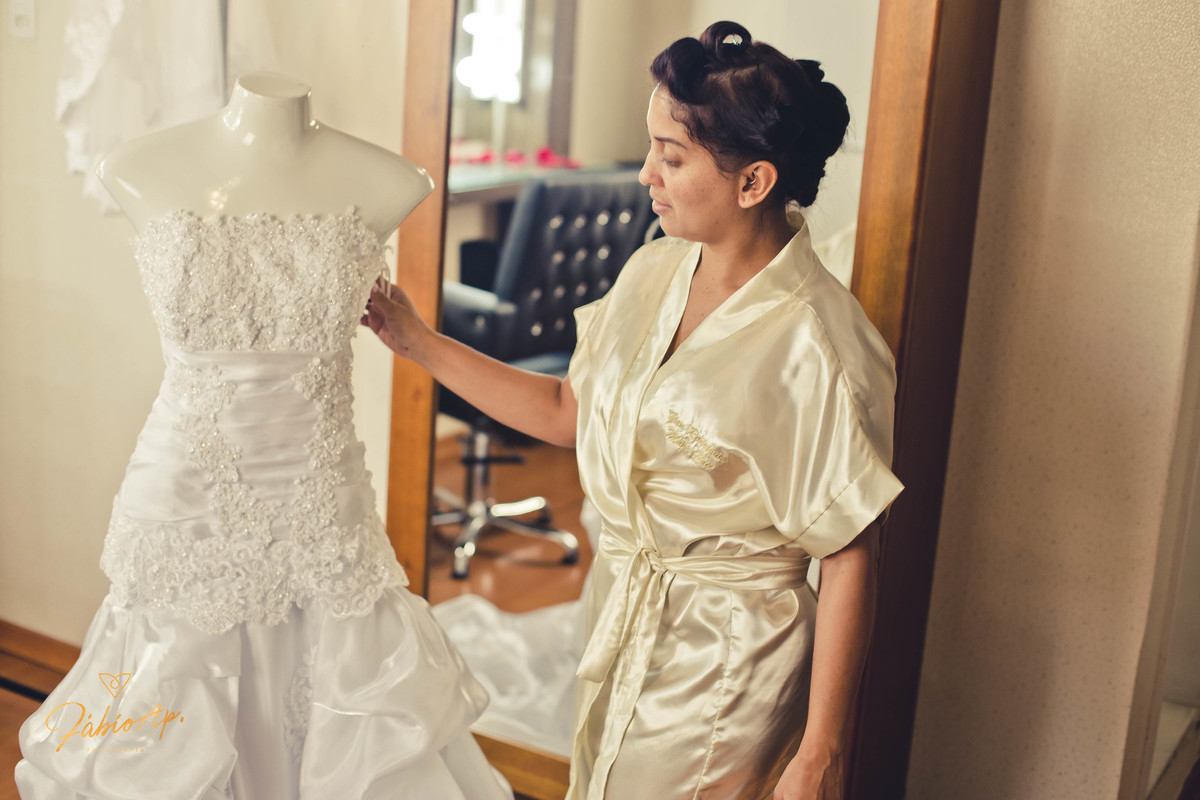 Dia da Noiva - Yan Rodrigues Make 'N Hair - Santos/SP
#prewedding #noivinha #miniwedding #fotografiadecasamento #casamentodedia #noivasdobrasil #casamentocivil #casamento #noiva #wedding #noivas #noivas2018 #casamentos #casamento2018 #casamentonocampo