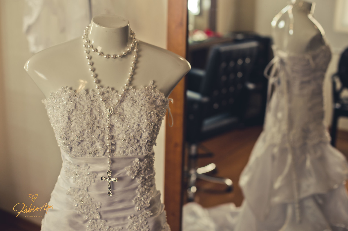 Vestido de Noiva - Dia da Noiva - Yan Rodrigues Make 'N Hair - Santos/SP
#prewedding #noivinha #miniwedding #fotografiadecasamento #casamentodedia #noivasdobrasil #casamentocivil #casamento #noiva #wedding #noivas #noivas2018 #casamentos #casamento2018