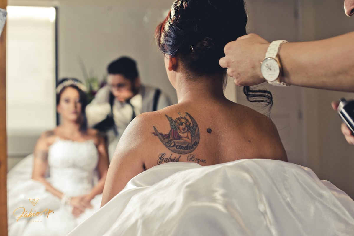 Dia da Noiva - Yan Rodrigues Make 'N Hair - Santos/SP
#prewedding #noivinha #miniwedding #fotografiadecasamento #casamentodedia #noivasdobrasil #casamentocivil #casamento #noiva #wedding #noivas #noivas2018 #casamentos #casamento2018 #casamentonocampo