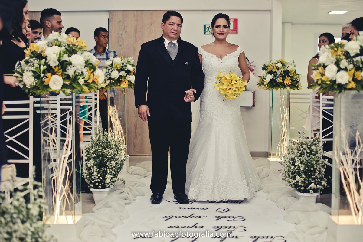 Pai e Filha - Cerimônia - Salão de Festas Celebrar - São Vicente/SP
#prewedding #noivinha #miniwedding #fotografiadecasamento #casamentodedia #noivasdobrasil #casamentocivil #casamento #noiva #wedding #noivas #noivas2018 #casamentos #casamento2018 #casar