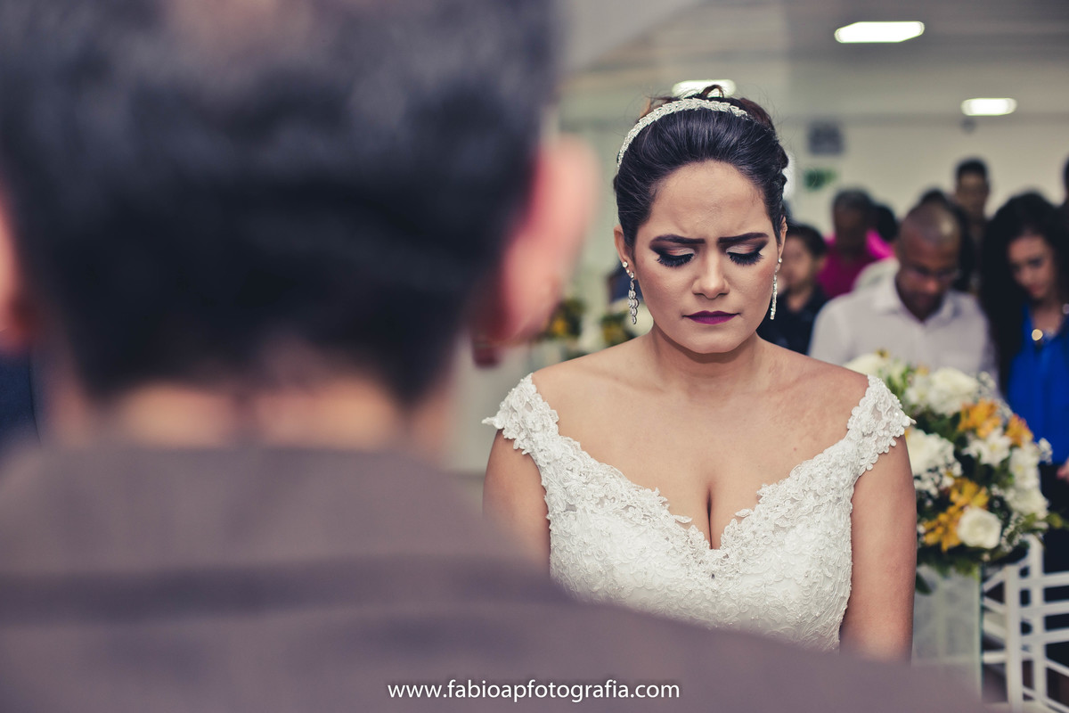 Noiva - Cerimônia - Salão de Festas Celebrar - São Vicente/SP
#prewedding #noivinha #miniwedding #fotografiadecasamento #casamentodedia #noivasdobrasil #casamentocivil #casamento #noiva #wedding #noivas #noivas2018 #casamentos #casamento2018 #casar