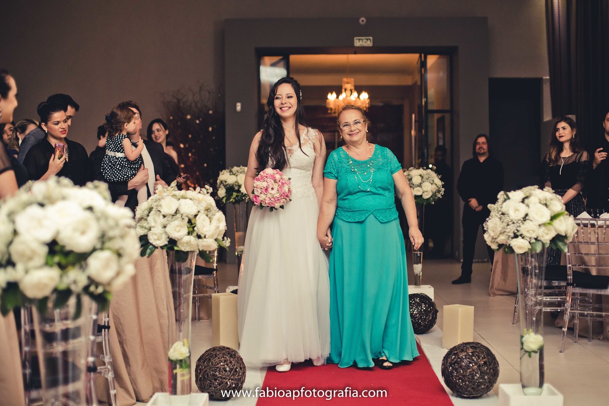 Mãe e Filha - Casamento - Humorista Programa Pânico - Rogério Morgado e Natanna - São Paulo -SP
#casamentorogeriomorgado #madrinhadecasamento #prewedding #noivinha #miniwedding #fotografiadecasamento #casamentodedia #noivasdobrasil #casamentocivil