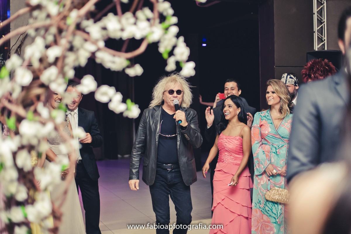 Cantor Ovelha Surpresa - Casamento - Humorista Programa Pânico - Rogério Morgado e Natanna - São Paulo -SP
#casamentorogeriomorgado #madrinhadecasamento #prewedding #noivinha #miniwedding #fotografiadecasamento #casamentodedia #noivasdobrasil #casamento19