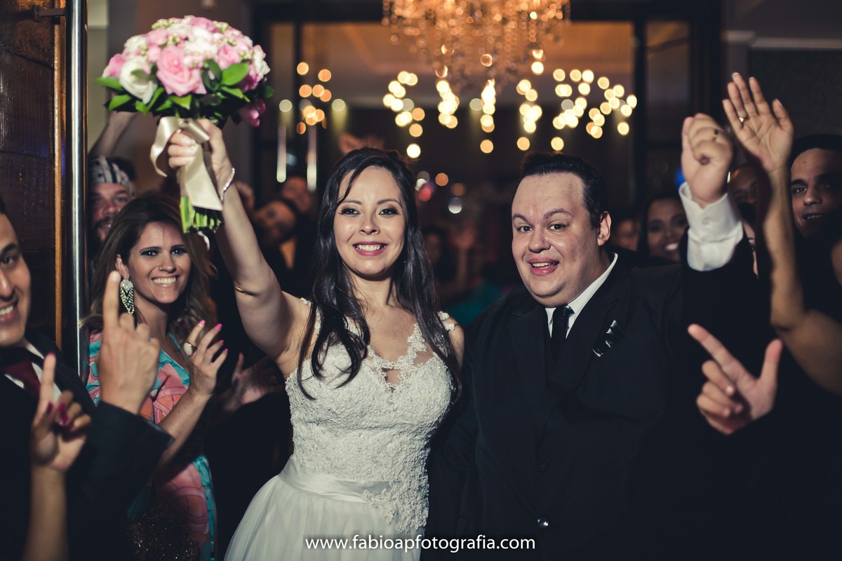 Enfim Casados - Casamento - Humorista Programa Pânico - Rogério Morgado e Natanna - São Paulo -SP
#casamentorogeriomorgado #madrinhadecasamento #prewedding #noivinha #miniwedding #fotografiadecasamento #casamentodedia #noivasdobrasil #casamentocivil #2019