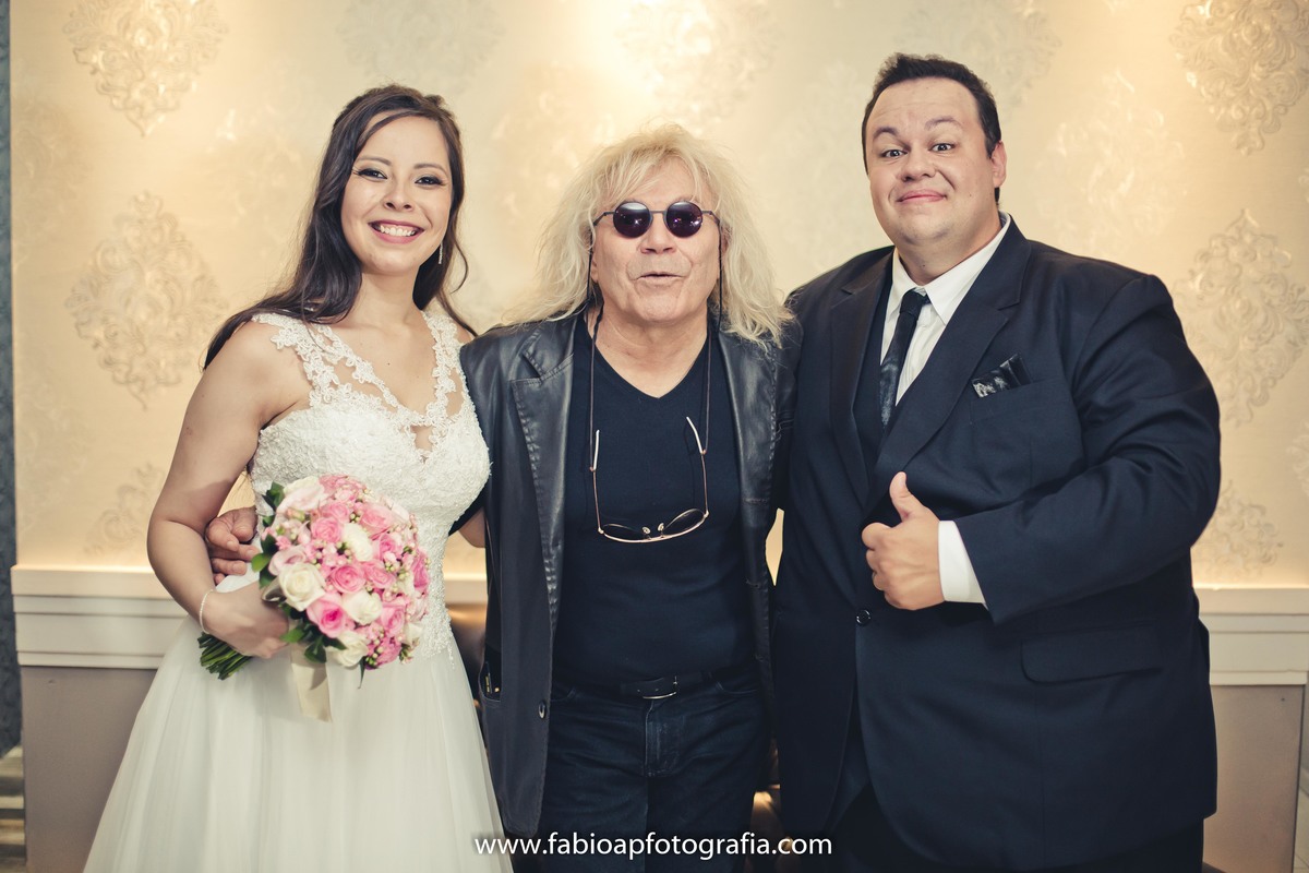 Convidado Cantor Ovelha - Casamento - Humorista Programa Pânico - Rogério Morgado e Natanna - São Paulo -SP
#casamentorogeriomorgado #madrinhadecasamento #prewedding #noivinha #miniwedding #fotografiadecasamento #casamentodedia #noivasdobrasil #casamento