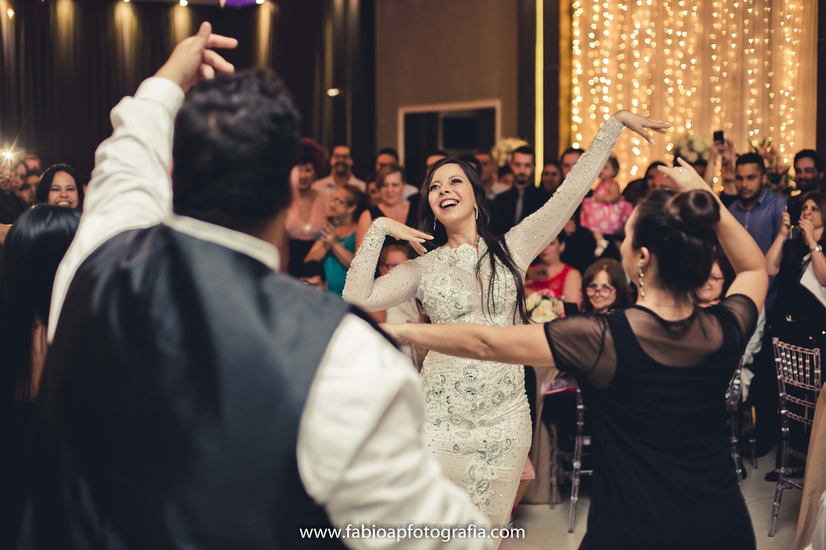 Dança do Ventre - Casamento - Humorista Programa Pânico - Rogério Morgado e Natanna - São Paulo -SP
#casamentorogeriomorgado #madrinhadecasamento #prewedding #noivinha #miniwedding #fotografiadecasamento #casamentodedia #noivasdobrasil #casamentocivil