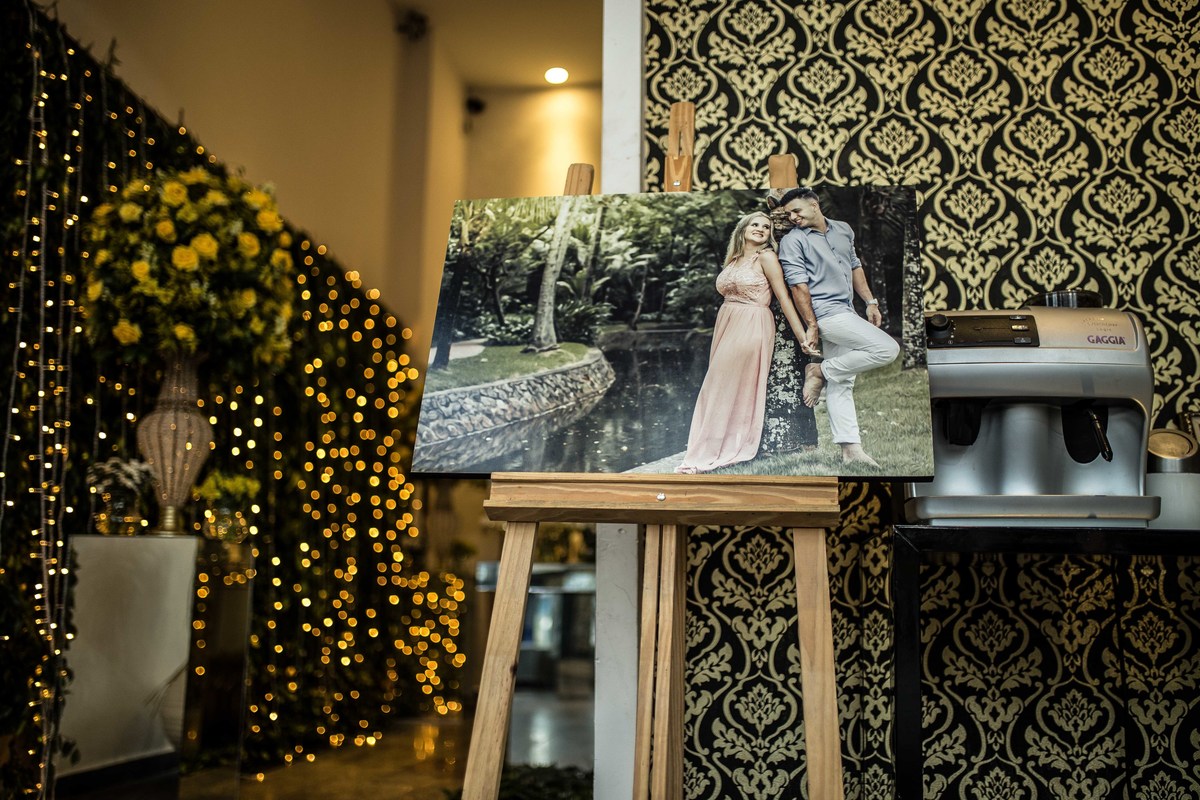 Painel Foto Pré Casamento - Buffet Golden Festa Mágica - Guilhermina - Praia Grande/SP.
#madrinhadecasamento #prewedding #noivinha #miniwedding #fotografiadecasamento #casamentodedia #noivasdobrasil #AlbertiBernard #casamento #noiva #wedding #noivas