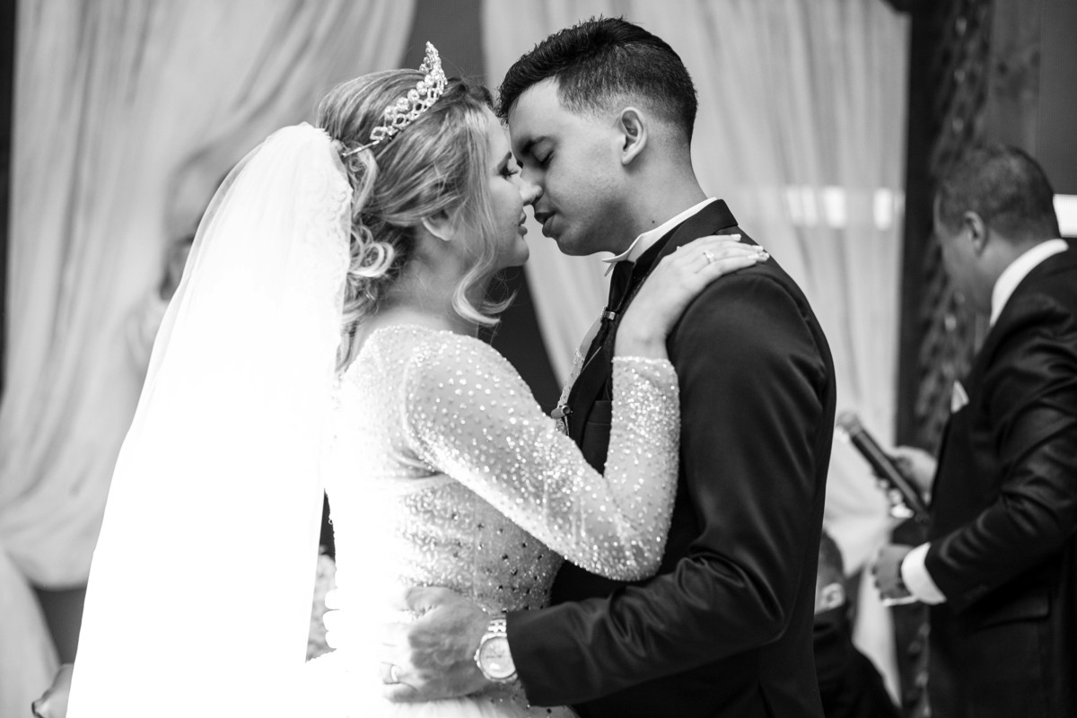 Noivos - Sim! - Buffet Golden Festa Mágica - Guilhermina - Praia Grande/SP.
#madrinhadecasamento #prewedding #noivinha #miniwedding #fotografiadecasamento #casamentodedia #noivasdobrasil #AlbertiBernard #casamento #noiva #wedding #noivas #noivas2018