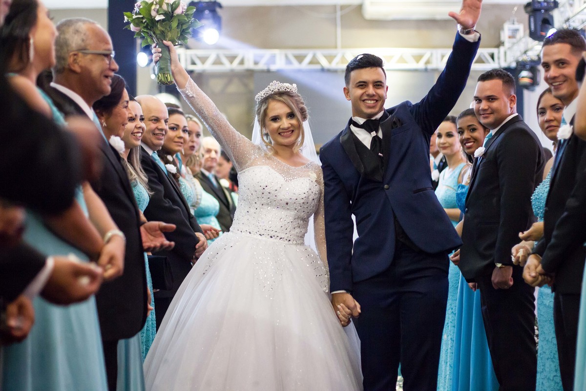 Agora Marido e Mulher - Buffet Golden Festa Mágica - Guilhermina - Praia Grande/SP.
#madrinhadecasamento #prewedding #noivinha #miniwedding #fotografiadecasamento #casamentodedia #noivasdobrasil #AlbertiBernard #casamento #noiva #wedding #noivas