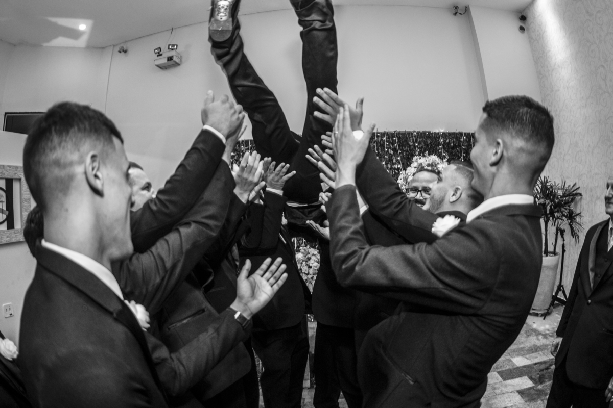 Festejando Noivo e Padrinhos - Buffet Golden Festa Mágica - Guilhermina - Praia Grande/SP.
#madrinhadecasamento #prewedding #noivinha #miniwedding #fotografiadecasamento #casamentodedia #noivasdobrasil #AlbertiBernard #casamento #noiva #wedding #noivas