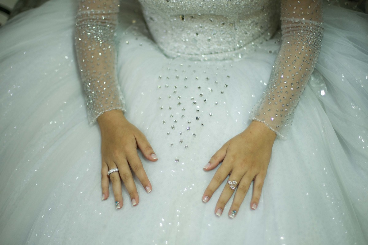 Vestido de Noiva - Dia da Noiva - Buffet Golden Festa Mágica - Guilhermina - Praia Grande/SP.
#madrinhadecasamento #prewedding #noivinha #miniwedding #fotografiadecasamento #casamentodedia #noivasdobrasil #AlbertiBernard #casamento #noiva #wedding #noivas
