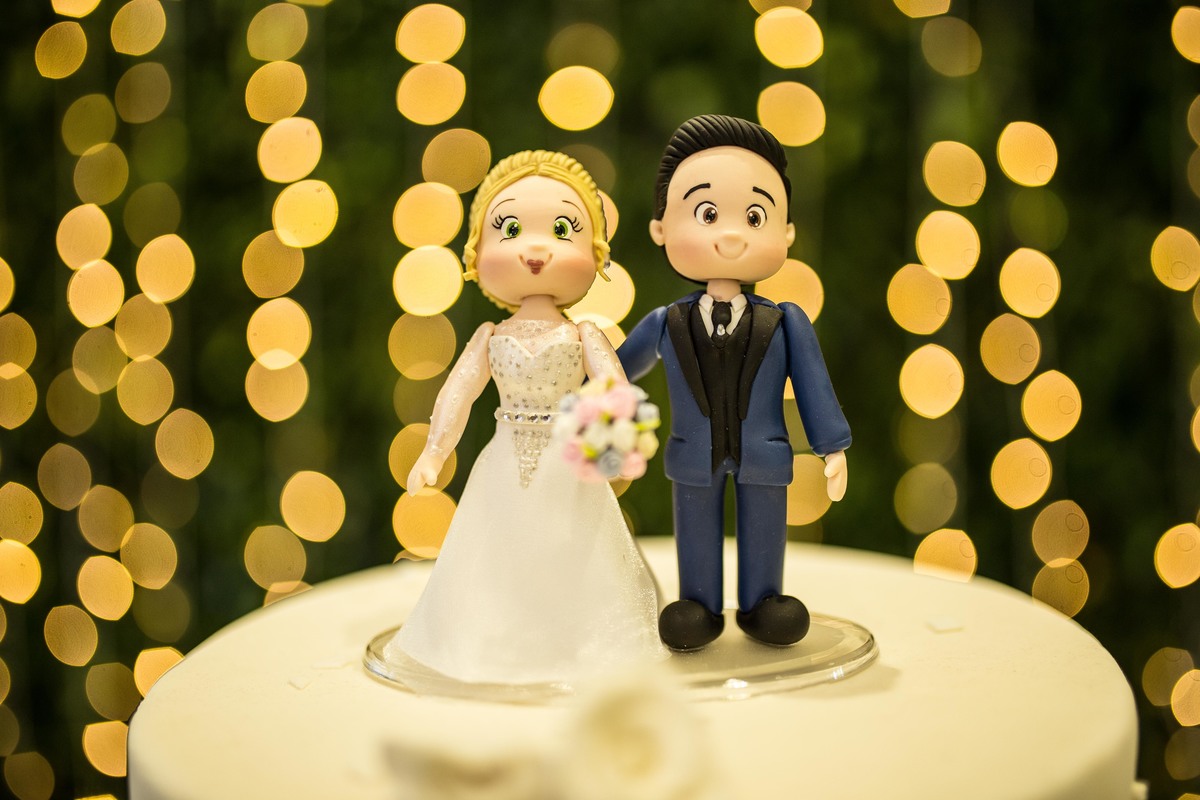 Topo de Bolo - Buffet Golden Festa Mágica - Guilhermina - Praia Grande/SP.
#madrinhadecasamento #prewedding #noivinha #miniwedding #fotografiadecasamento #casamentodedia #noivasdobrasil #AlbertiBernard #casamento #noiva #wedding #noivas #noivas2018