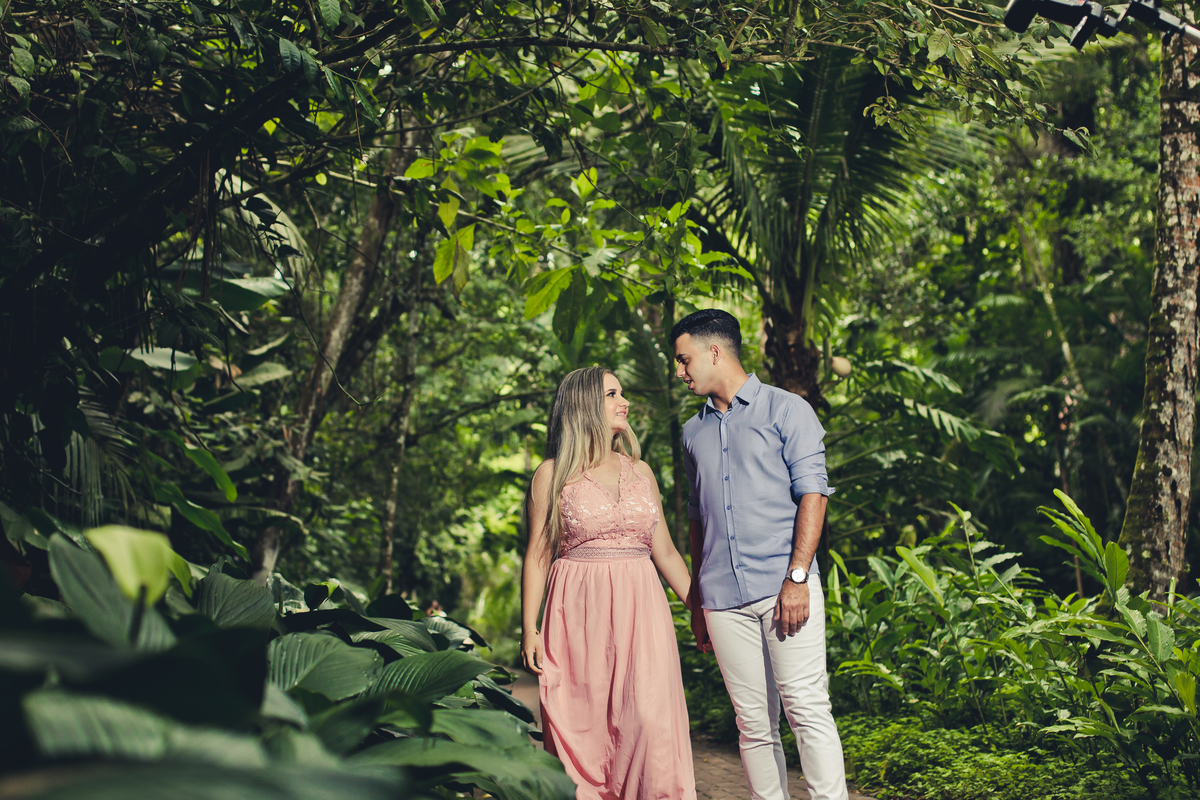 Fotografo de Casamento - Noivos - A caminho do altar - Ensaio Pré Casamento - Condomínio Iporanga - Praia das Conchas - Guarujá/SP
##AlbertiBernard #prewedding #noivinha #miniwedding #fotografiadecasamento #casamentodedia #noivasdobrasil #feliz
