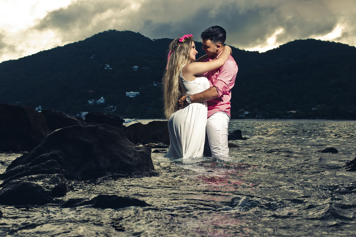 Fotografo de Casamento - Noivos - Mar, sol e muito amor - Ensaio Pré Casamento - Condomínio Iporanga - Praia das Conchas - Guarujá/SP
#AlbertiBernard #prewedding #noivinha #miniwedding #fotografiadecasamento #casamentodedia #noivasdobrasil #casamento