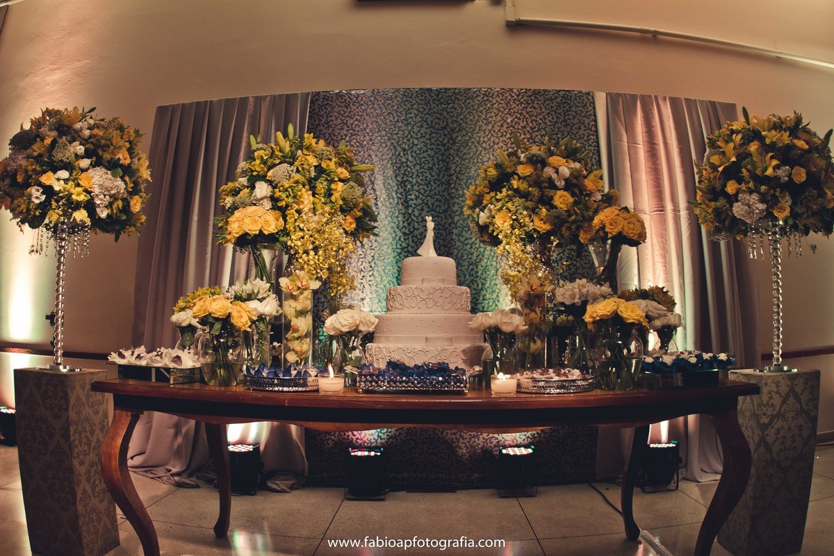 Bolo - Festa - Salão de Marfim - Santos/SP.