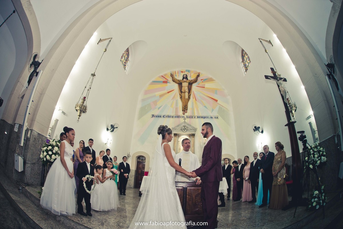 Cerimônia - Paróquia Nossa Senhora Fátima - Guarujá/SP
#madrinhadecasamento #prewedding #noivinha #miniwedding #fotografiadecasamento #casamentodedia #noivasdobrasil #casamentocivil #casamento #noiva #wedding #noivas #noivas2018 #casamentos #casamento2018