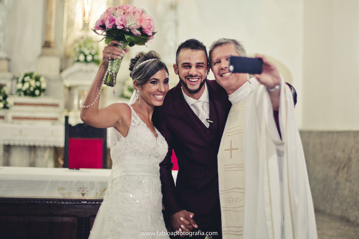 Padre - Cerimônia - Paróquia Nossa Senhora Fátima - Guarujá/SP
#madrinhadecasamento #prewedding #noivinha #miniwedding #fotografiadecasamento #casamentodedia #noivasdobrasil #casamentocivil #casamento #noiva #wedding #noivas #noivas2018 #casamentos #casar