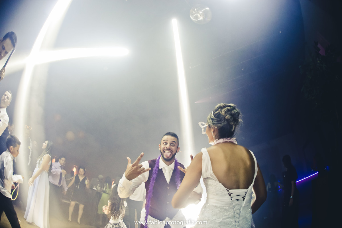 Dançando - Festa - Buffet Atmosfera - Guarujá/SP
#madrinhadecasamento #prewedding #noivinha #miniwedding #fotografiadecasamento #casamentodedia #noivasdobrasil #casamentocivil #casamento #noiva #wedding #noivas #noivas2018 #casamentos #casamento2018 #2019