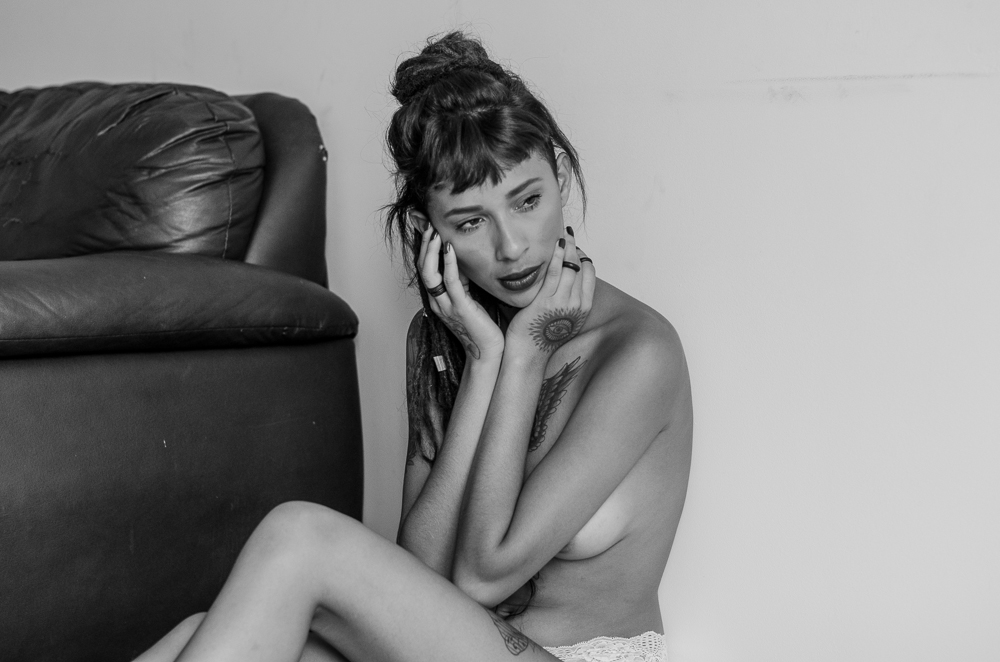 Ensaio Sensual da Modelo Camila Amora realizado no bairro da Mooca na zona leste