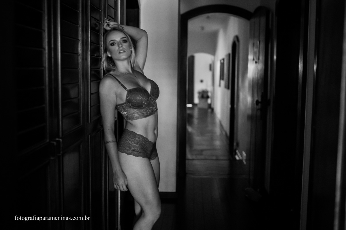 Aula Prática de Ensaio Sensual do Workshop Fotografia Para Meninas realizado em São Paulo