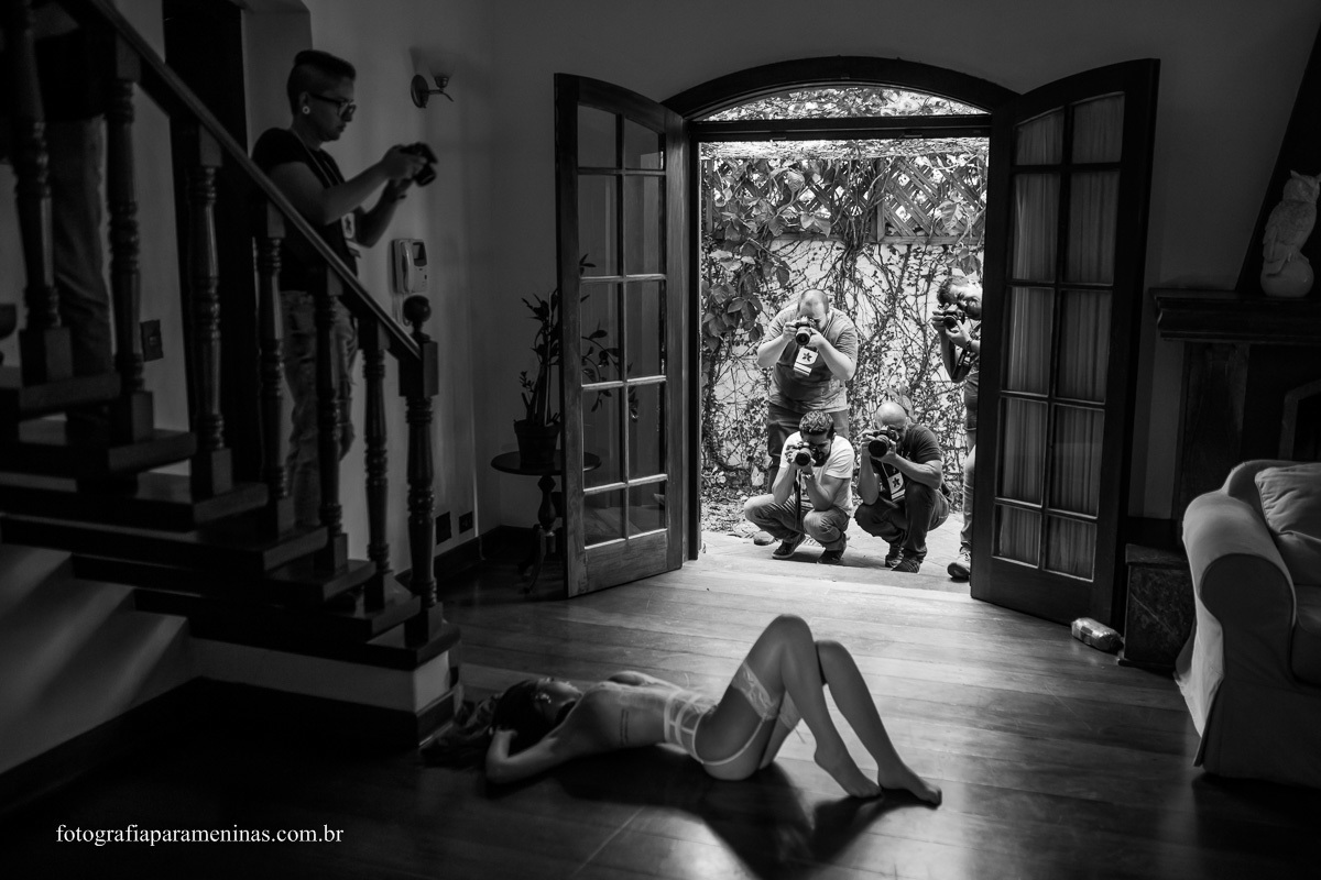 Aula Prática de Ensaio Sensual do Workshop Fotografia Para Meninas realizado em São Paulo