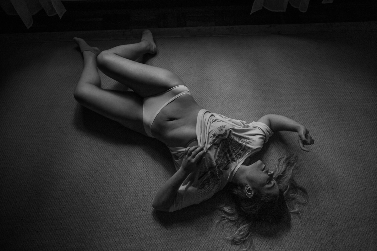 Fotografia Para Meninas realizando o Book Sensual da Fernanda em São Paulo