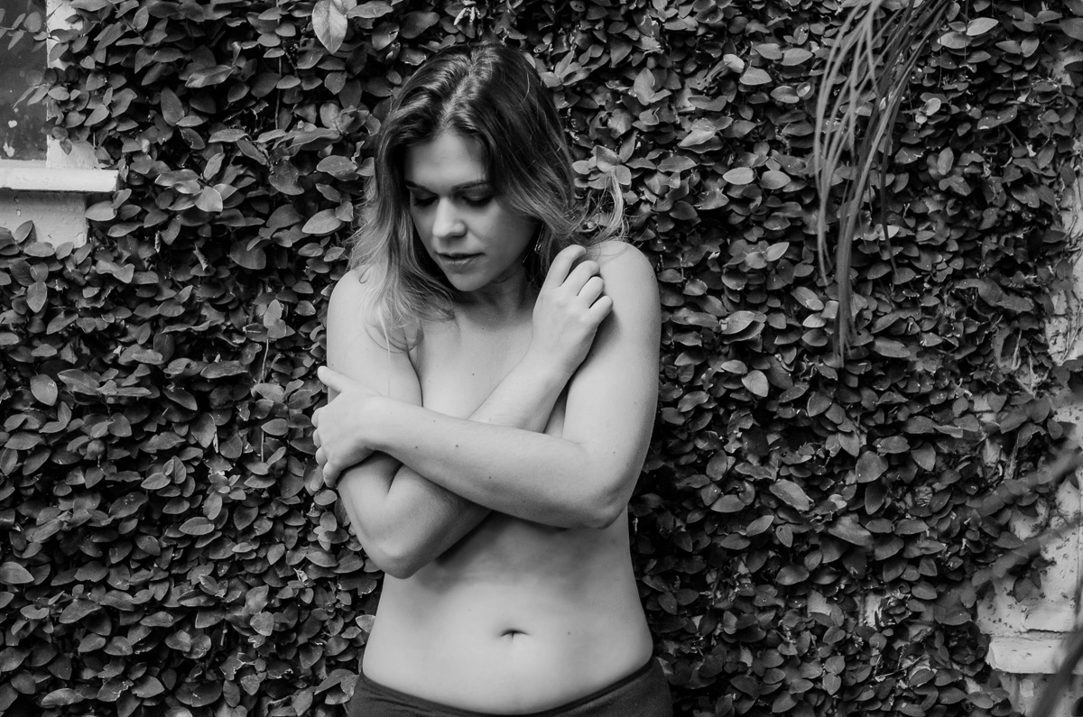 Fernanda realizando seu Book Sensual em São Paulo