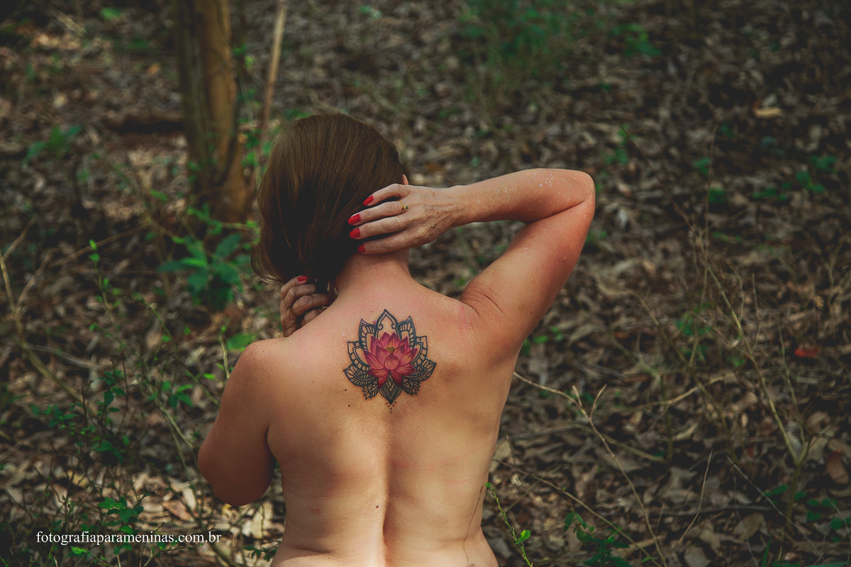 Ensaio Sensual com a Tatuagem da Cida