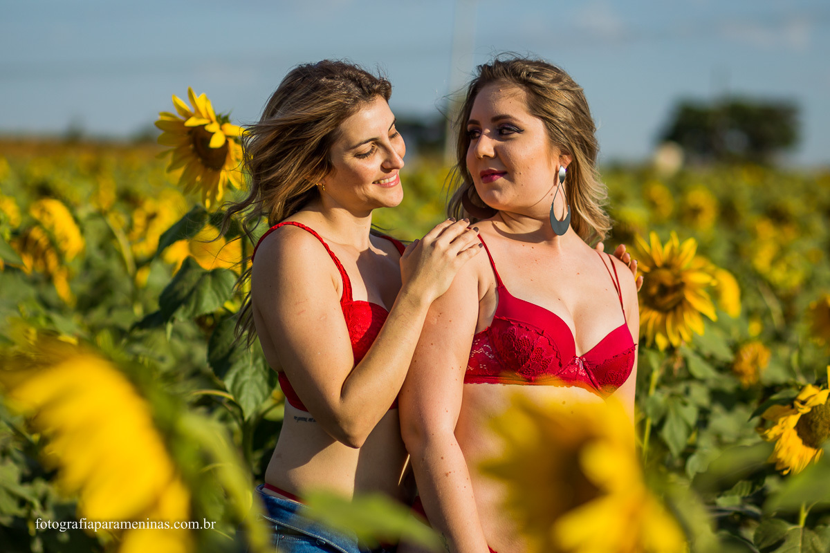 Ensaio Sensual nos campos de Girassóis realizado em Sumaré