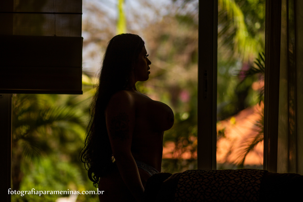 ensaio sensual da modelo Tamy realizado em Sao Paulo para o fotografia para meninas