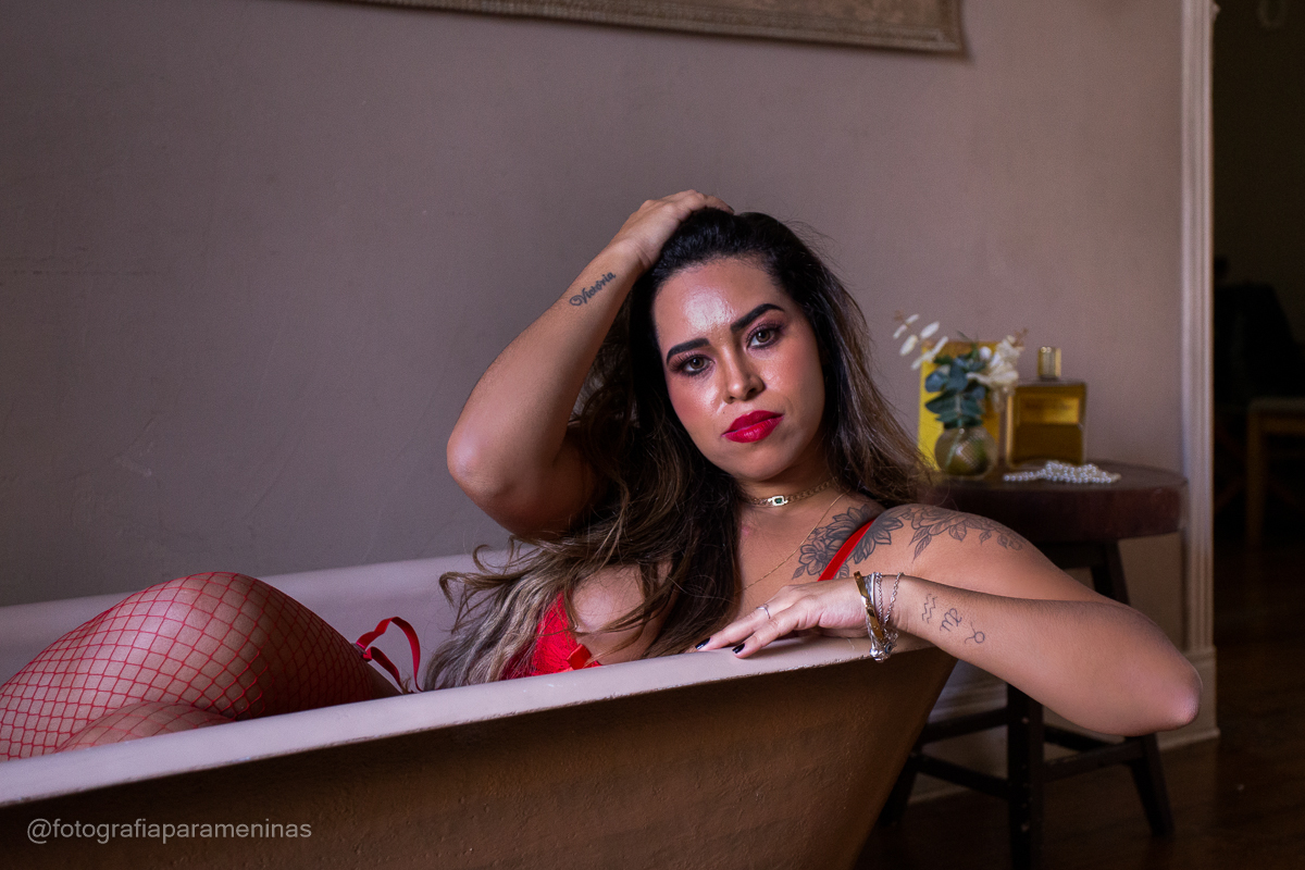 Ensaio sensual da Gisele feito na Casa da Tereza no bairro da Mooca