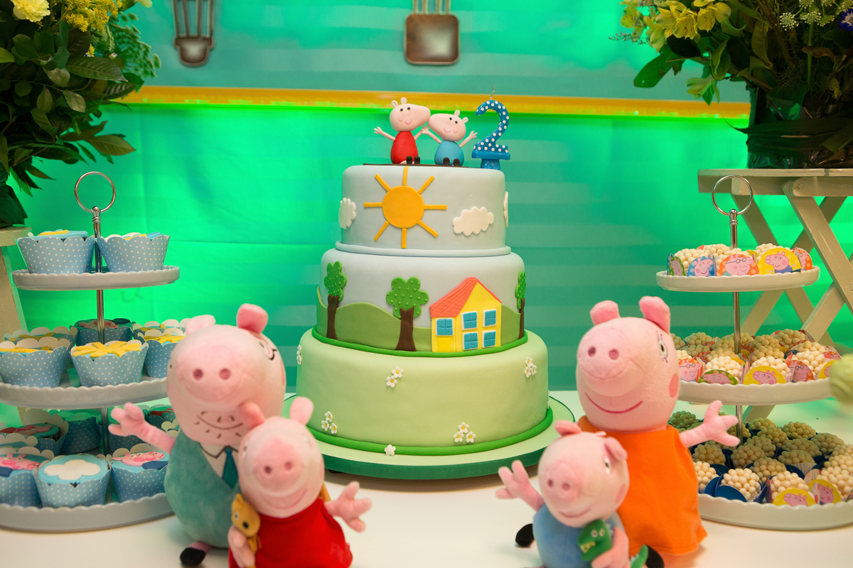 bolo fake - aniversário infantil - tema peppa pig