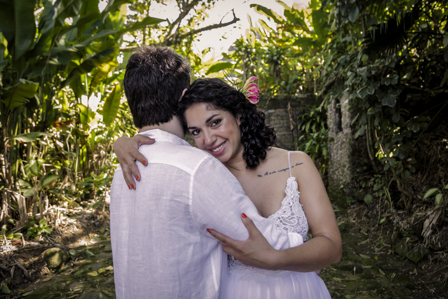 Casamento Ágatha e Matt. Espaço Uluar, Praia das Tonihas,Ubatuba. Noivos