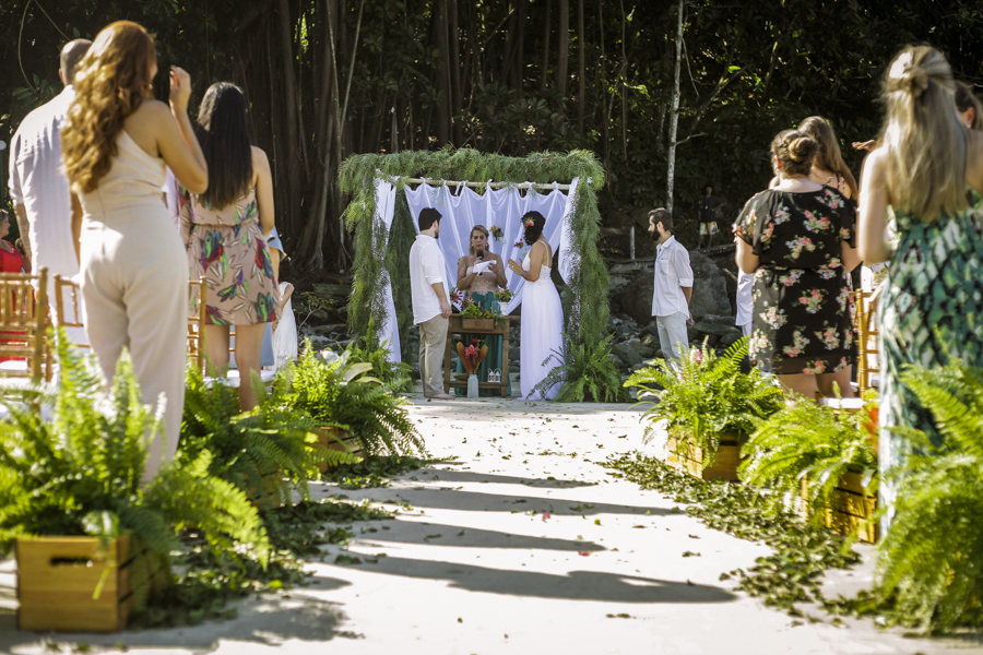 Casamento Ágatha e Matt. Espaço Uluar, Praia das Tonihas,Ubatuba.   Cerimônia