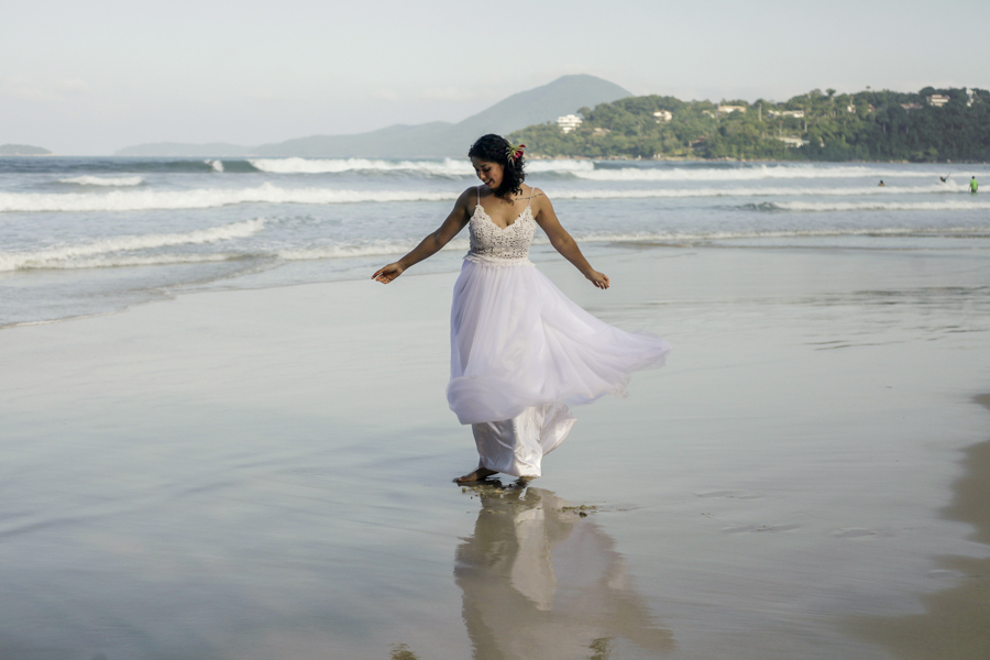 Casamento Ágatha e Matt. Espaço Uluar, Praia das Tonihas,Ubatuba.   Noivos