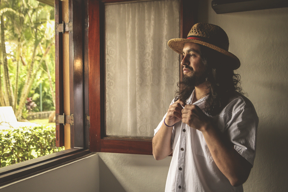 Casamento Mariana e Claudia. Ubatuba - Espaço Uluar. Noivo