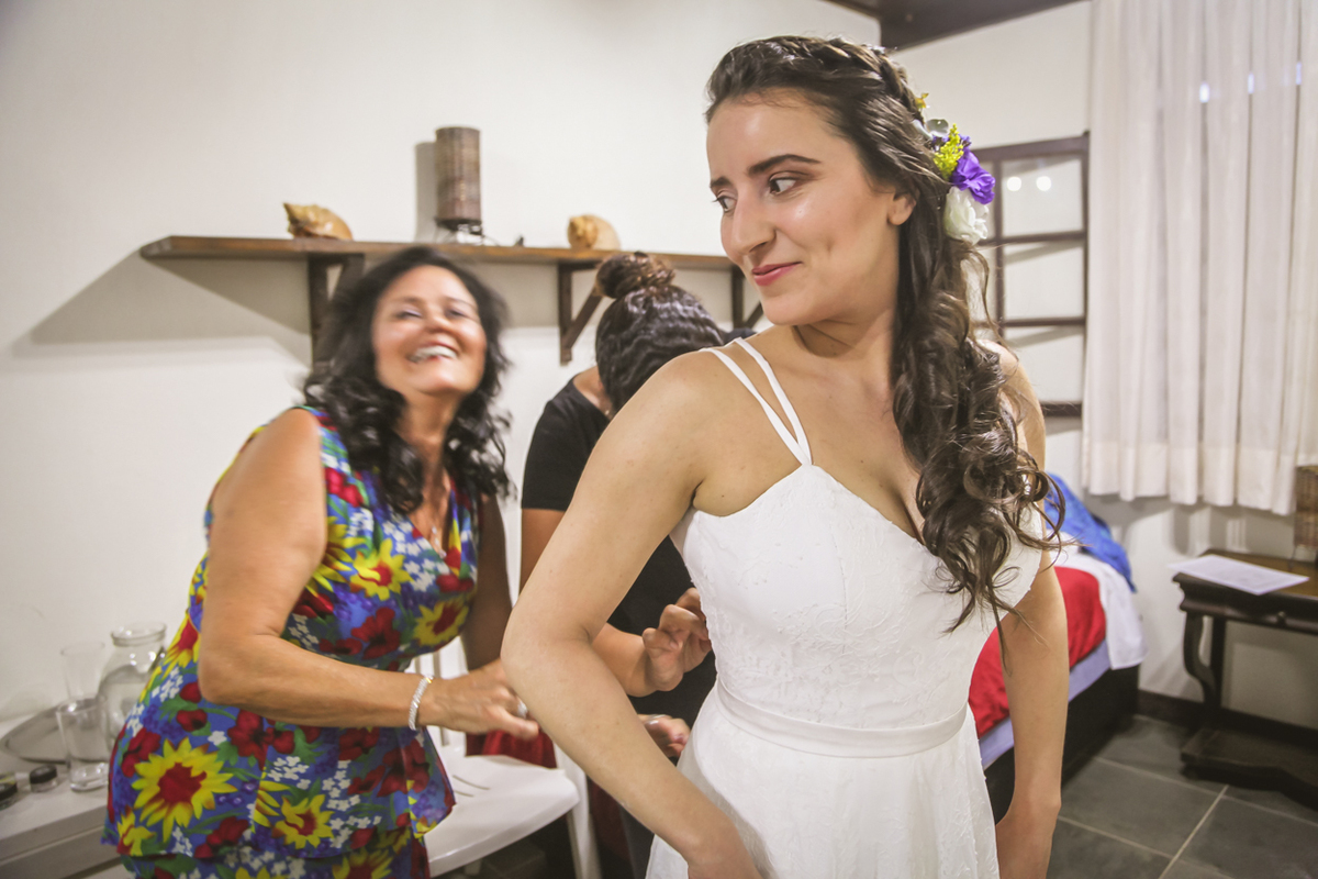 Casamento Mariana e Claudia. Ubatuba - Espaço Uluar. Making off