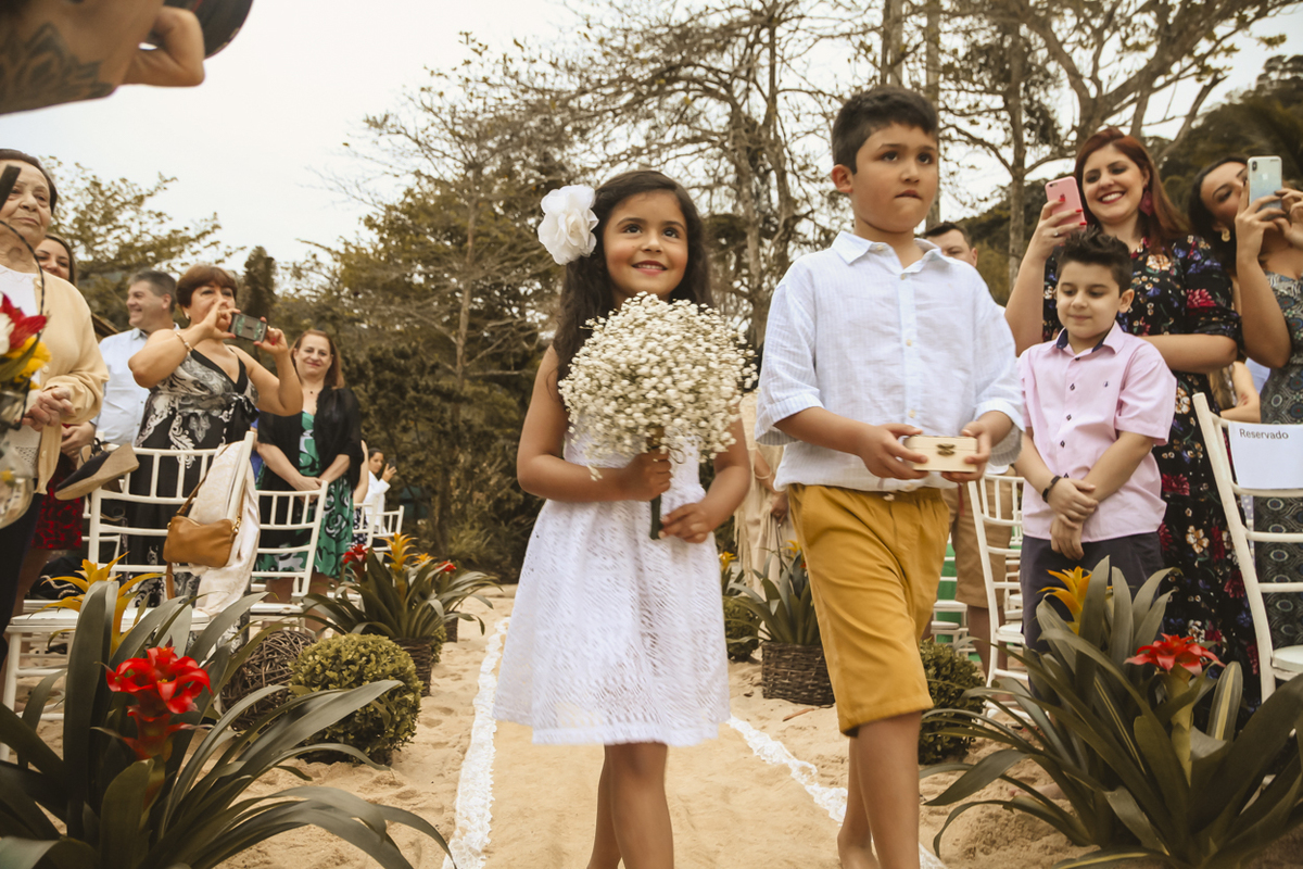 Casamento Mariana e Claudia. Ubatuba - Espaço Uluar. Cerimônia