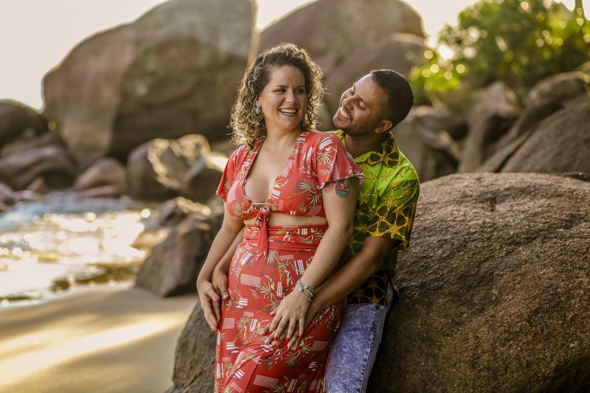Ensaio casal, nascer do sol. Thais e Ricardo. Ubatuba