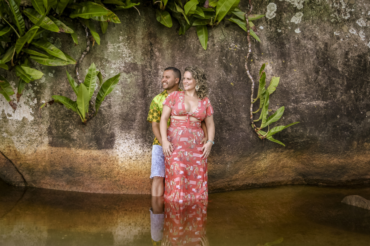 Ensaio casal, nascer do sol. Thais e Ricardo. Ubatuba